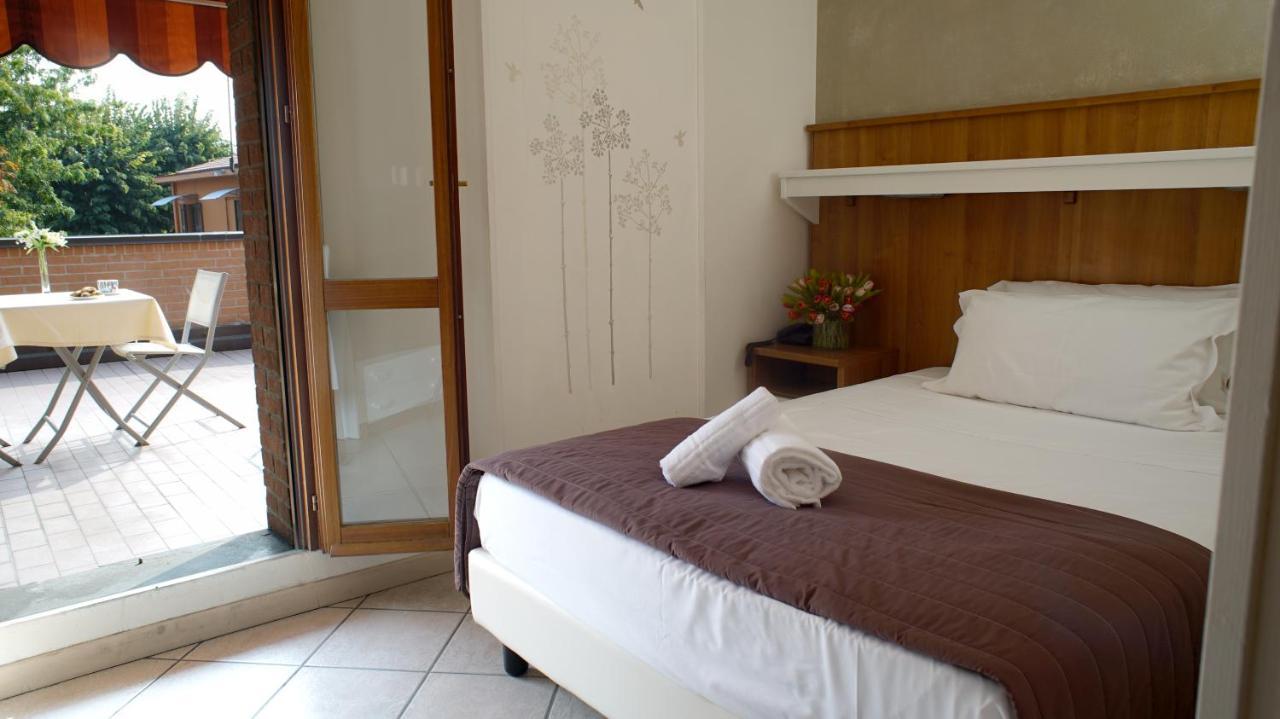 Hotel Emi Lippo Dış mekan fotoğraf