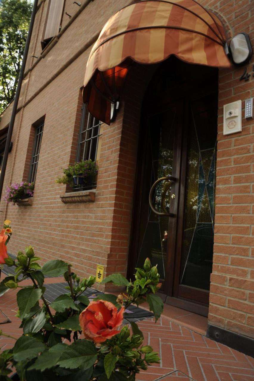 Hotel Emi Lippo Dış mekan fotoğraf